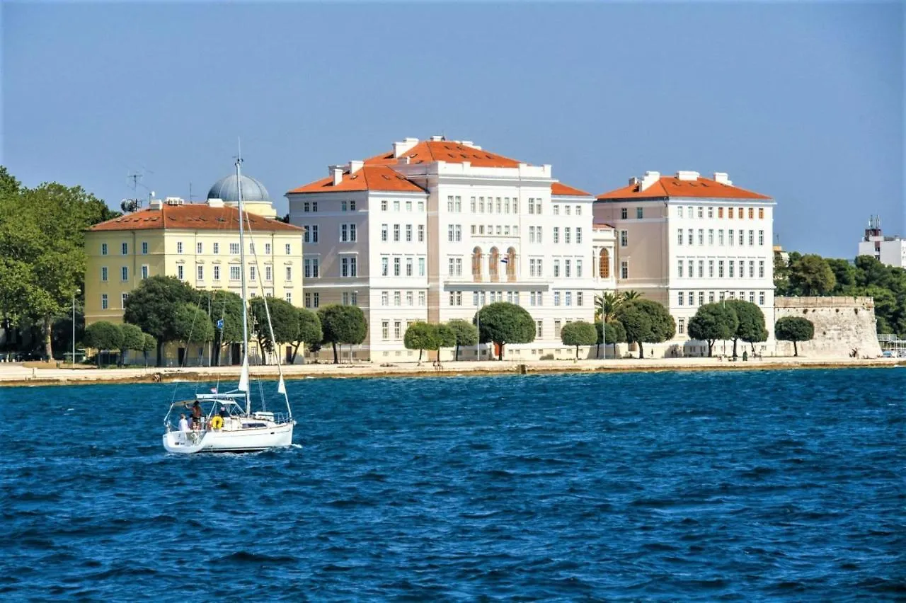 The Florens Residence Near The Beach With The Pool, Bbq And Kids Playground, Zadar Diklo 0*,