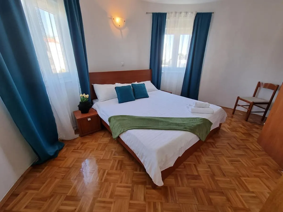 The Florens Residence Near The Beach With The Pool, Bbq And Kids Playground, Zadar Diklo 0*,  Croatia