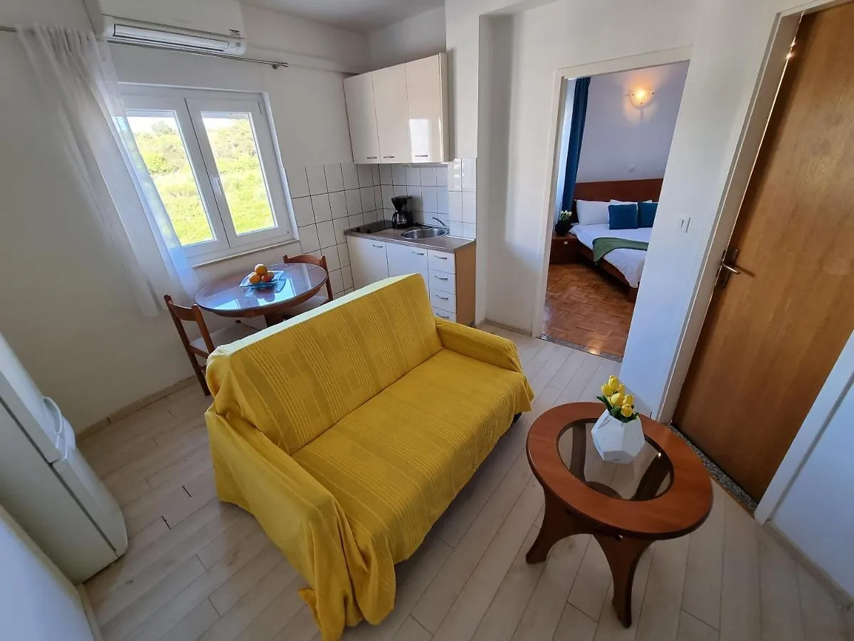 The Florens Residence Near The Beach With The Pool, Bbq And Kids Playground, Zadar Diklo 0*,  Chorwacja