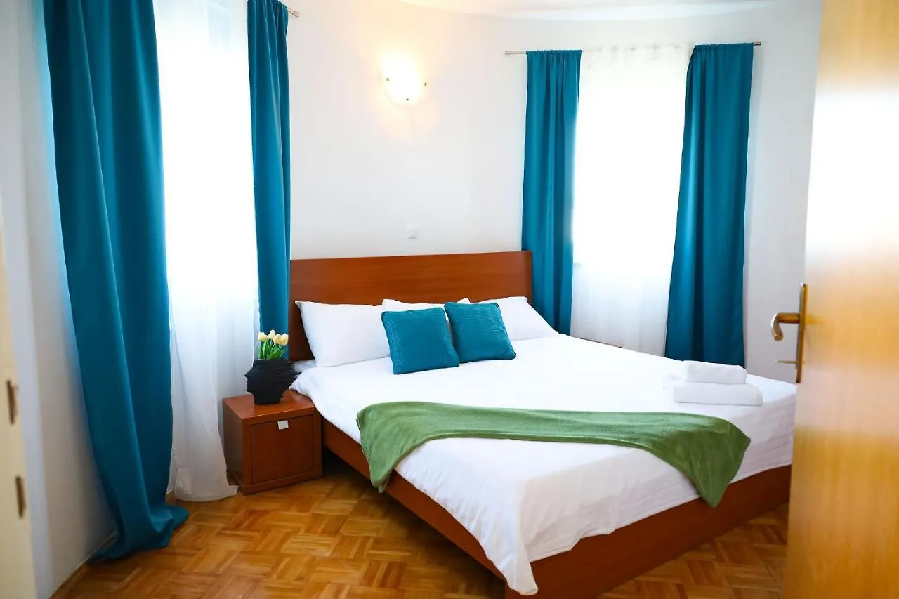 Apartment The Florens Residence Near The Beach With The Pool, Bbq And Kids Playground, Zadar Diklo Croatia