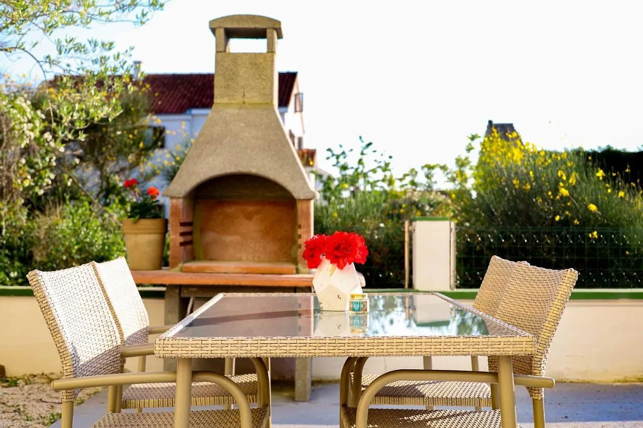 The Florens Residence Near The Beach With The Pool, Bbq And Kids Playground, Zadar Diklo Apartment