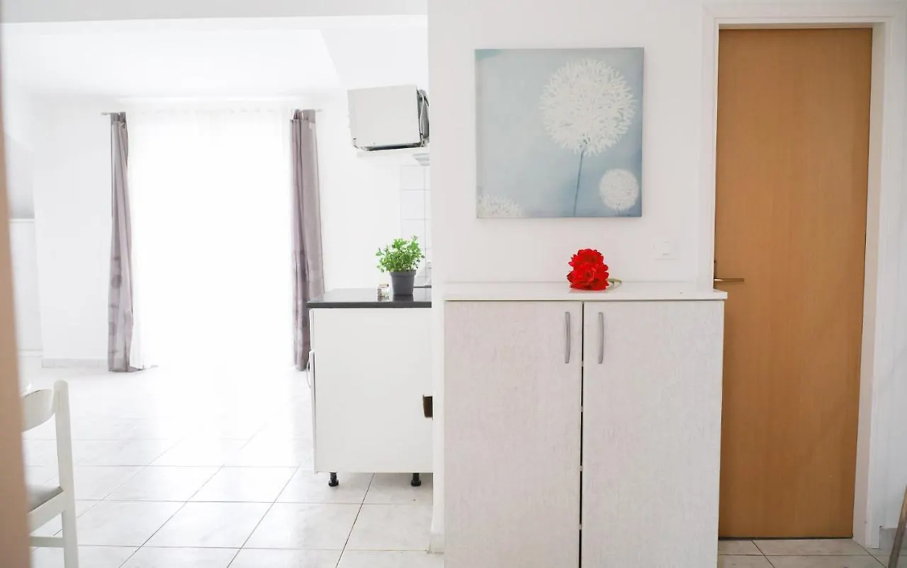The Florens Residence Near The Beach With The Pool, Bbq And Kids Playground, Zadar Diklo 0*,  Chorwacja
