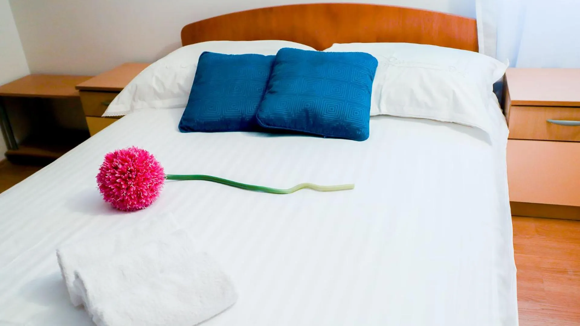 The Florens Residence Near The Beach With The Pool, Bbq And Kids Playground, Zadar Diklo 0*,