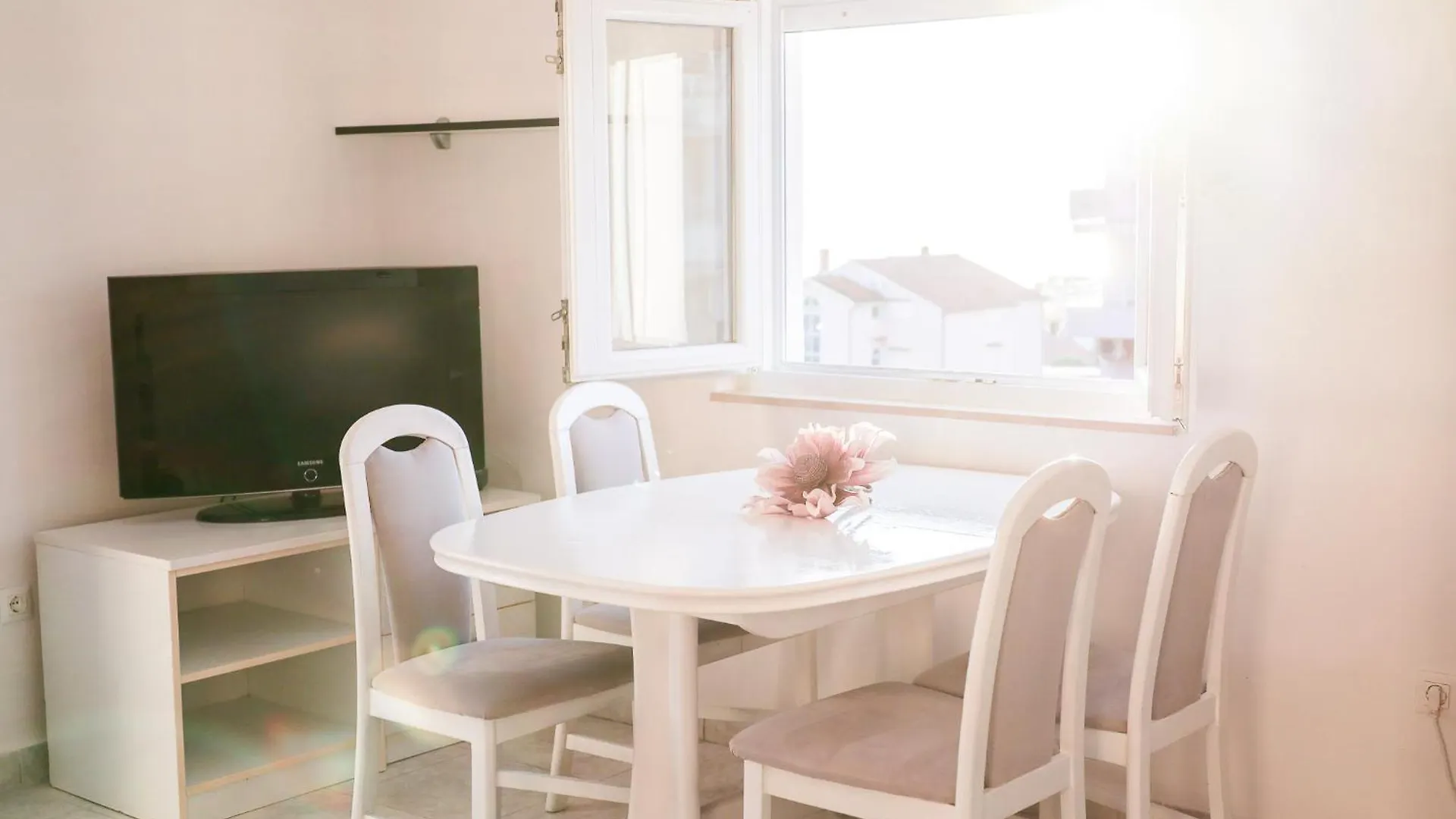 Apartament The Florens Residence Near The Beach With The Pool, Bbq And Kids Playground, Zadar Diklo