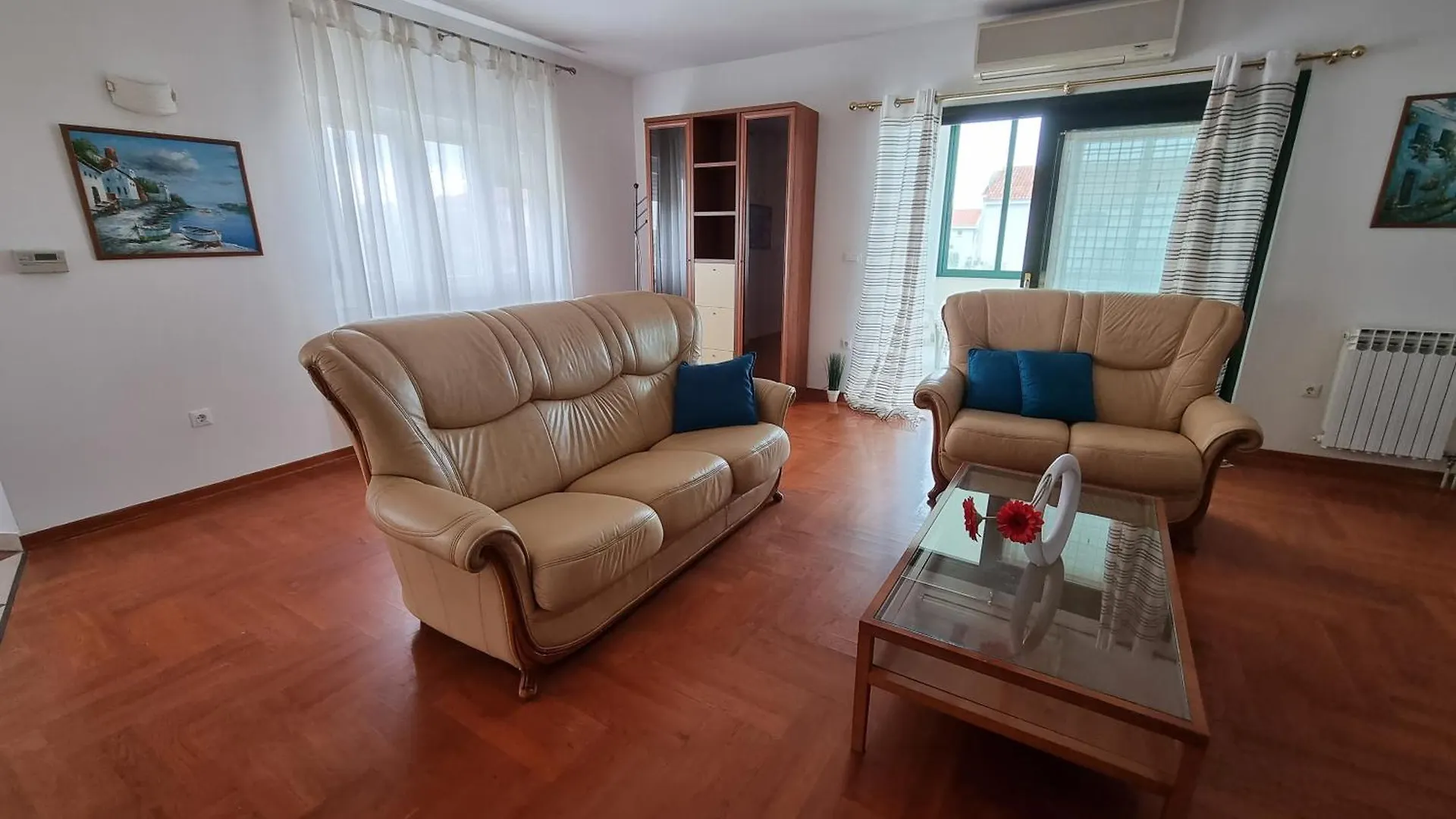 Apartment The Florens Residence Near The Beach With The Pool, Bbq And Kids Playground, Zadar Diklo