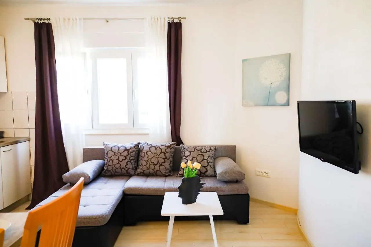 Zadar, The Florens Residence - Apartments Near The Beach With The New Pool & Garden, Bbq And Kids Playground Chorwacja