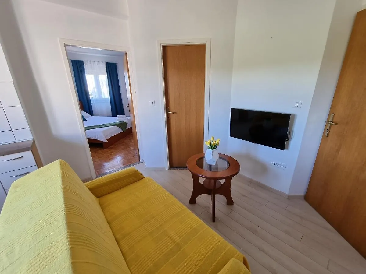 Zadar, The Florens Residence - Apartments Near The Beach With The New Pool & Garden, Bbq And Kids Playground Chorwacja