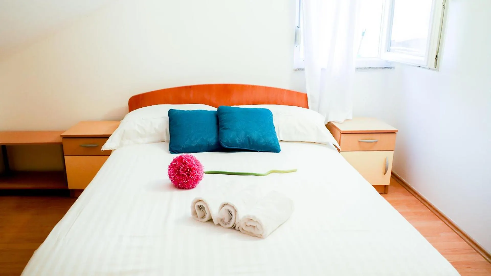 Apartment The Florens Residence Near The Beach With The Pool, Bbq And Kids Playground, Zadar Diklo