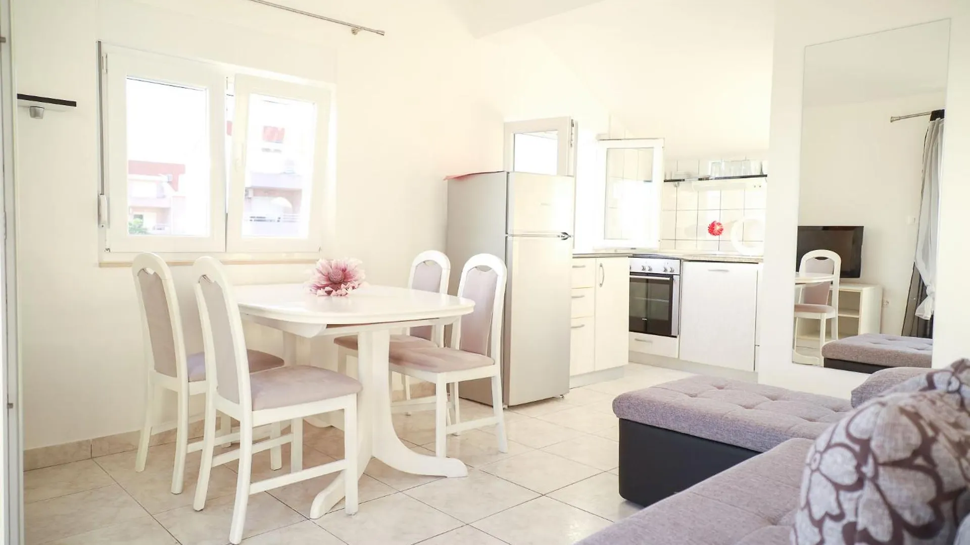 Zadar, The Florens Residence - Apartments Near The Beach With The New Pool & Garden, Bbq And Kids Playground